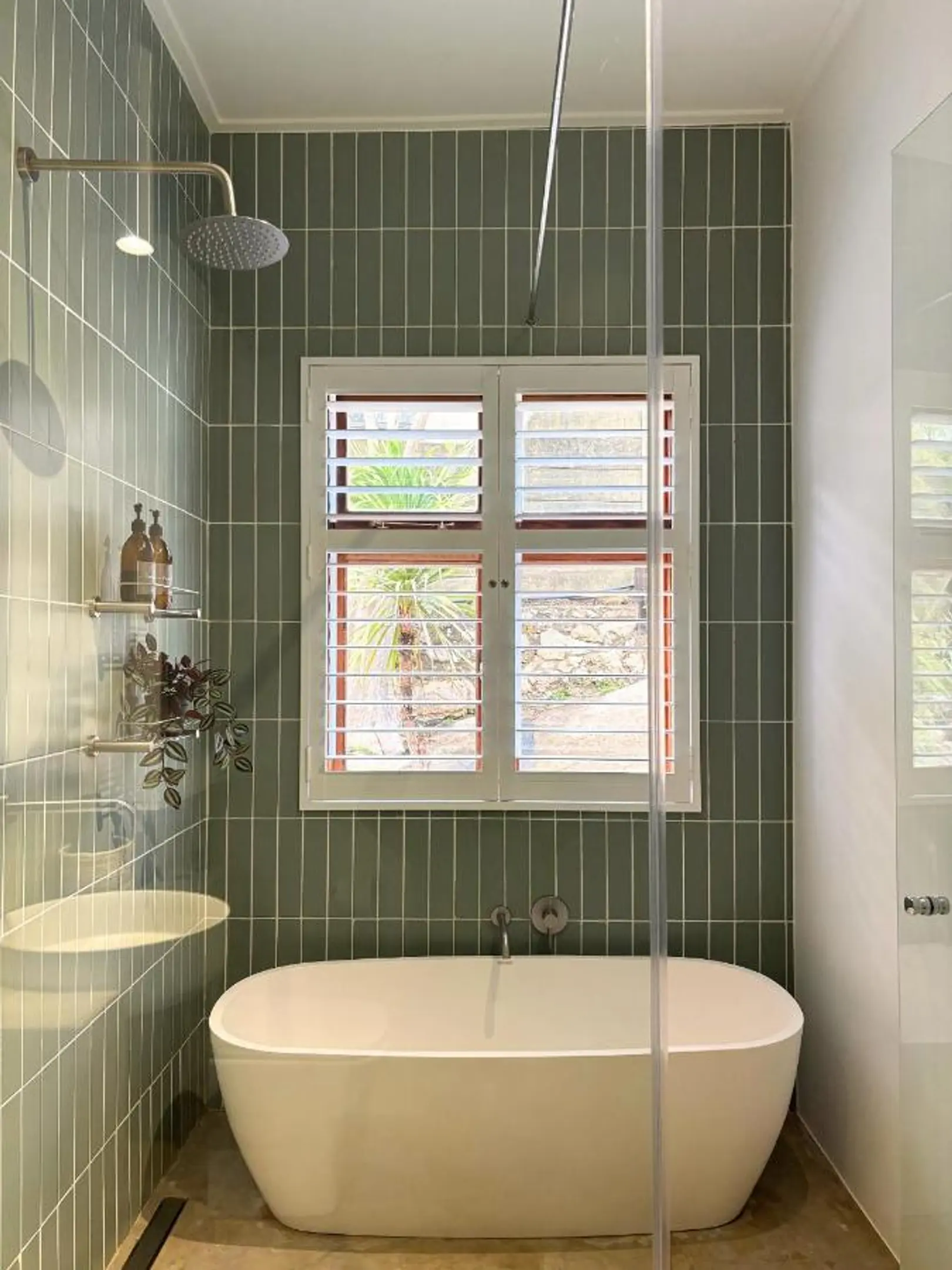 Modern shower and bath private bathroom